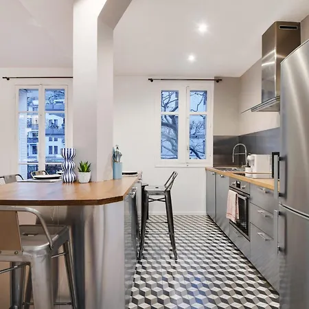 Spacious For 6 People Appartement Boulogne-Billancourt